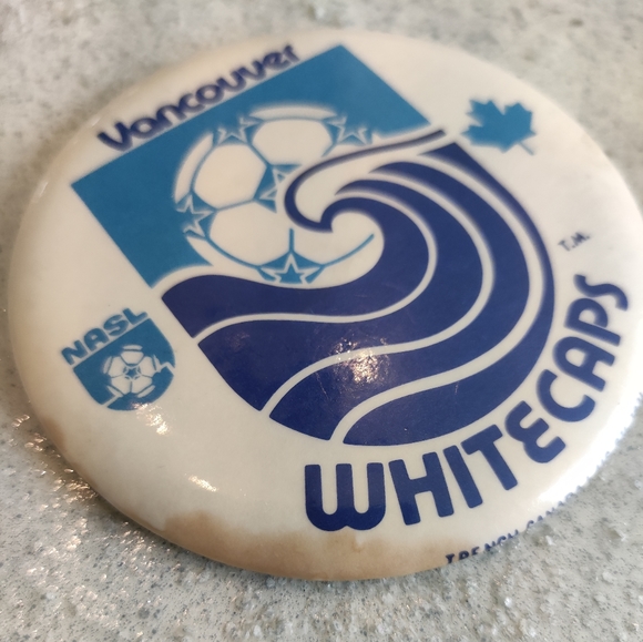 Very Old Vintage NASL MLS Vancouver Whitecaps Pin - Picture 2 of 3